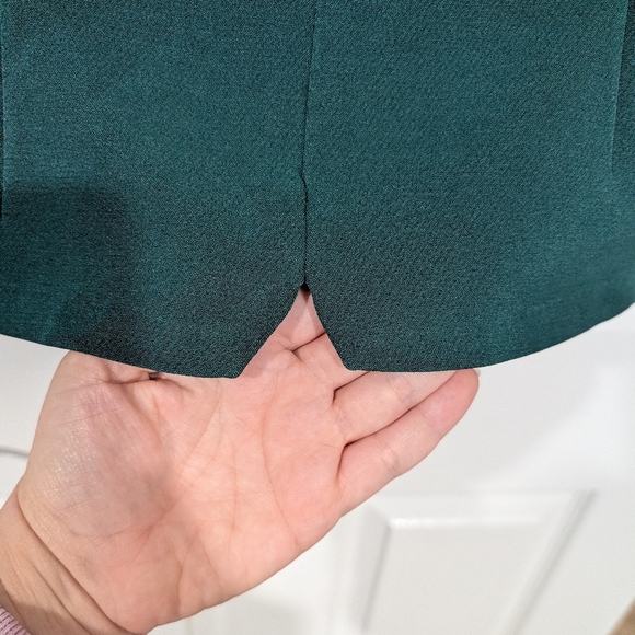 NWT Eva Mendes New York & Company Green Sleeveless Blouse in Size 18+ - Picture 9 of 10